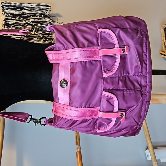 Lululemon First Release Travel Tote - Picture 7 of 13